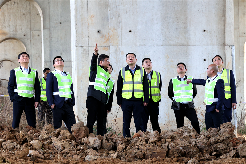 万小春到九江二桥调研督导安全生产和数字化管理工作