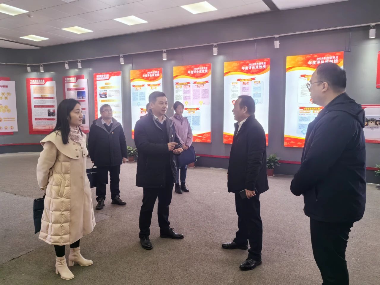 九江二桥党总支与国电九江供电公司开展党建共建活动