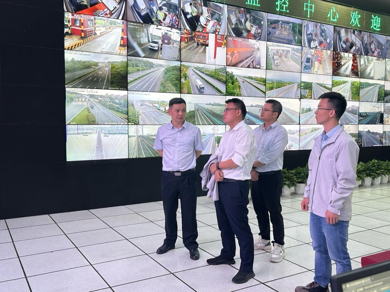 江投集团安委办检查组一行到九江二桥开展安全督导检查