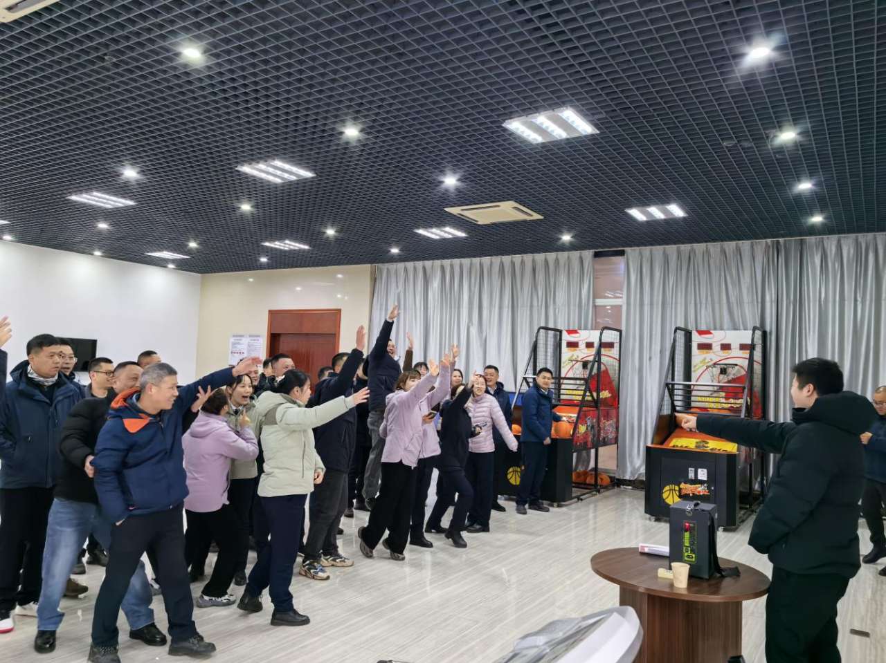 灵蛇起舞开新篇，凝心聚力启新程——九江二桥开展“迎新春”趣味活动