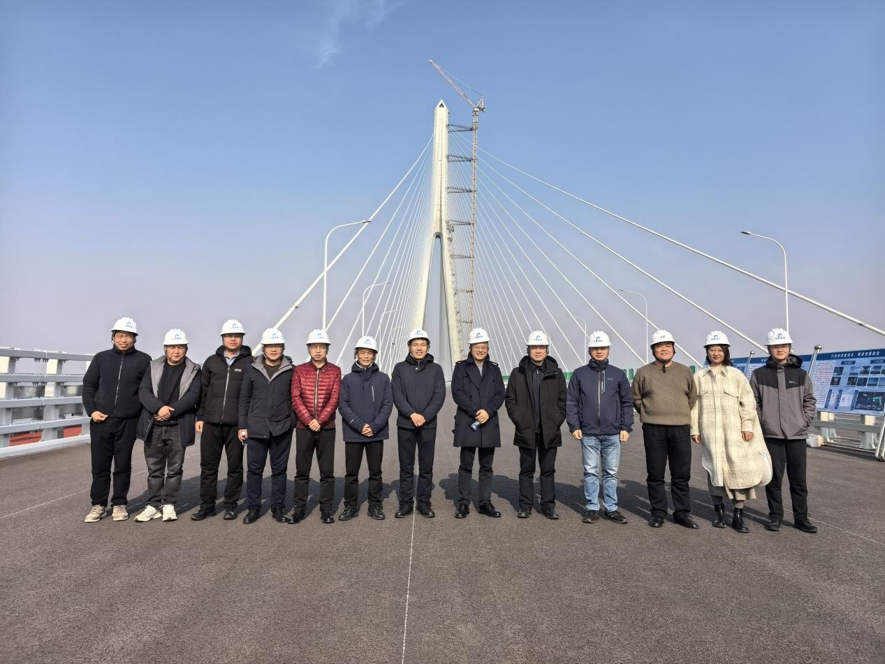 九江二桥公司赴江苏调研学习钢桥面铺装技术