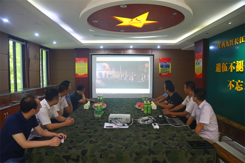 九江二桥召开迎“八一”退伍军人座谈会