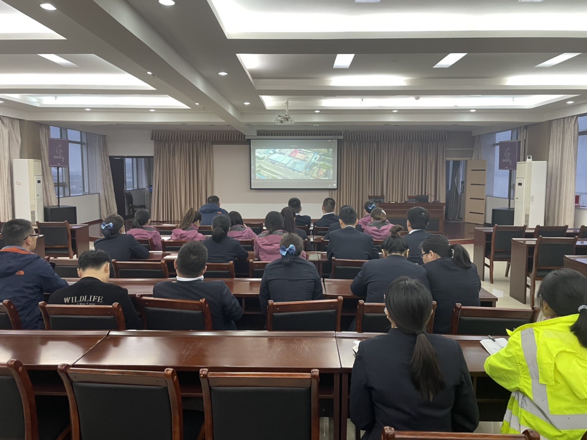 观看警示教育片 提高安全“免疫力”